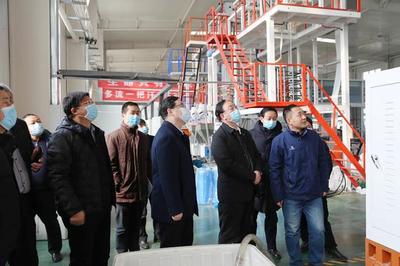 濮陽(yáng)市組建市黨外專家&ldquo;科創(chuàng)中國(guó)&rdquo;志愿服務(wù)團(tuán)樹(shù)立服務(wù)科技經(jīng)濟(jì)深度融合新旗幟